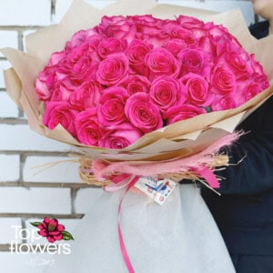 Round bouquet of 51 Cyclamen roses