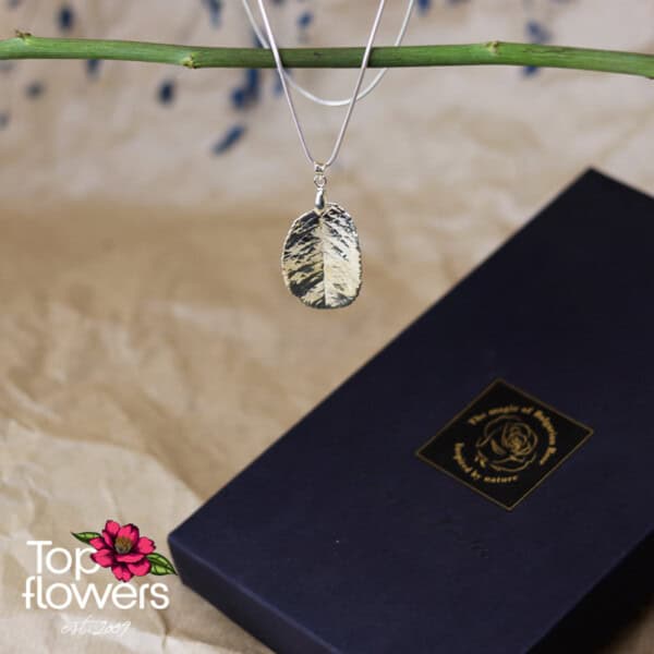 Rose leaf | Silver plated necklace