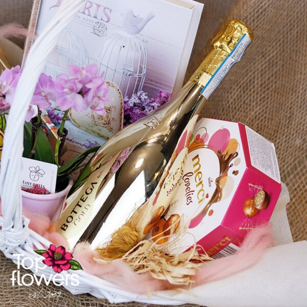 Gift Basket | V