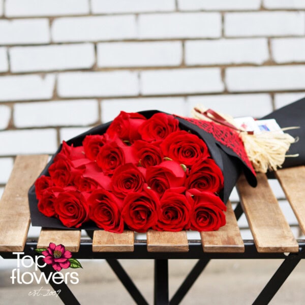 Classic bouquet | Red roses Deluxe - Image 3